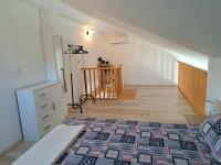 Apartment - Split Level with Sea View