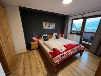 One-Bedroom Apartment with 2 Balconies