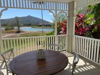 B&B Townsville - Lakeside Central Apartment - Bed and Breakfast Townsville