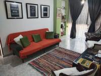 An Indian Bollywood Sevilla Experience - for families, couples & business trips - B&B Sevilla