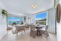 B&B Airlie Beach - Three B Airlie 2 bedroom unit Seaviews & Pool - Bed and Breakfast Airlie Beach