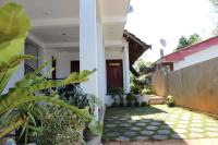 Riku surf House Hiri - B&B Dikwella