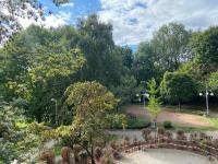 Familienzimmer mit Gartenblick