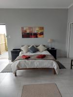 Silver Oaks Airbnb - B&B Langebaan