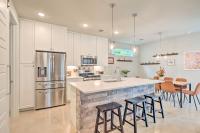 Gorgeous Georgetown Home, Walk to the Square! - Ferienwohnung