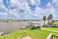 Dock, Ocean Views and Access Bay City Home! - B&B