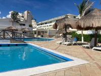 Cancun Oceanfront, Entire Apartment - B&B Cancún