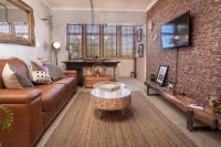 TnT on Main - B&B Hermanus