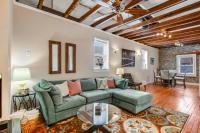 B&B Savannah - Historic City Market - Loft Off Broughton Too - Bed and Breakfast Savannah