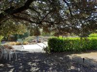 Camera Matrimoniale con Vista Giardino