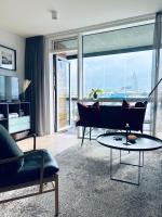 B&B Reykjavík - 2x Bedroom Luxury Apartment with amazing views! - Bed and Breakfast Reykjavík