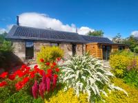 B&B Pitlochry - Braeside Cottage - Adorable 2 Bedroom Eco-Friendly Character Cottage - Bed and Breakfast Pitlochry