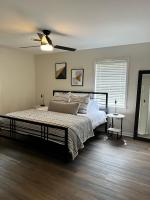 Casa Blanca - Minutes from Tech and GSU - B&B