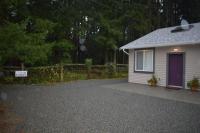 The Purple Door Carriage House - Chambres d’hôtes Lantzville