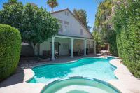 B&B Las Vegas - Brilliant 4 Bedroom House With Pool! - Bed and Breakfast Las Vegas