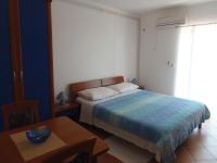 Estudio con terraza y vistas al mar