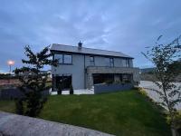 B&B Galway - Exquisite Galway City Luxury home – Sleeps 10 - Bed and Breakfast Galway