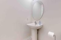NEWLY BUILT LUXURIOUS 3BRM TOWN HS/AIRPORT/PARKING - B&B Brampton