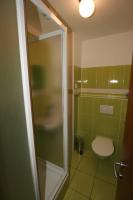 Vierbettzimmer mit Bad