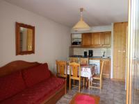 Appartement cosy, 5 pers, centre village, proche pistes, balcon, parking, WIFI, draps inclus - FR-1-508-52 - B&B