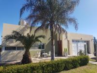 Casa en Club de Campo. Parque y Pileta. - B&B San Nicolás de los Arroyos