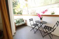 Design & Balcony in City Center by FeelHome - Chambres d’hôtes Tel-Aviv