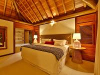 Habitación Bungalow con balcón y vistas parciales al mar (2 adultos) 