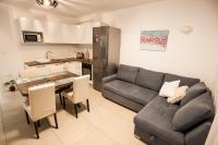 Apartment Little Violet - Balcony & Free Parking - Ferienwohnung Zadar
