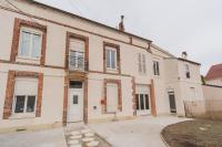 L'Eldorado - By BEST KEYS - Idéal Pros, Couple & Famille - 1 Chambre et 1 Canapé-Lit Convertible - Cosy & Confort - Centre Ville - Netflix & WiFi Fibre - Machine à Café Nespresso - Check-in Autonome - Parking Facile & Gratuit - B&B Sens
