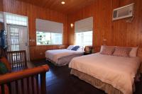 Quadruple Room with Private Bathroom