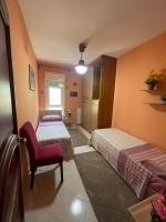 Chambre Lits Jumeaux avec Salle de Bains Commune
