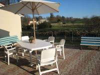 Maison avec piscine chauffée, tennis gratuit, 5 chambres en bord de rivière - Haironville, France - B&B Haironville