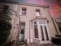 NEWTON HEATH APARTMENT -750mtrs to beach - Spacious ground floor - Sleeps 6 - B&B