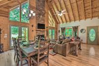Great for Families! Lavish Hiawassee Cabin - Bed and Breakfast Hiawassee
