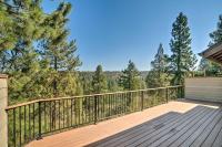 Bright Klamath Falls Townhome with Resort Perks - B&B Klamath Falls