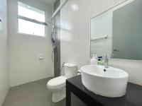 Spacious 6BR Villa with Seaview by Zervin - B&B Kuah