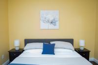 Serene 3BR Apartment 4TVs Free Wi-Fi & Parking -E- - Bed and Breakfast Moss Point