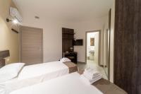 Doppel-/Zweibettzimmer mit Bad