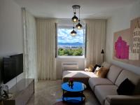 Superb Apartment "50Shades" with balcony and free parking in the garage - Chambres d'hôtes Zadar