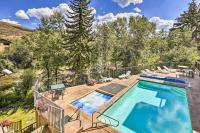 Comfy Avon Condo with Pool and Eagle River Views! - B&B