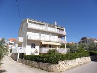 Apartamento de 1 dormitorio con balcón y vistas al mar