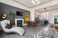Beach access, Modern & Spacious 2 bed Apartment By The Sea, free parking, wifi, netflix - B&B Teignmouth