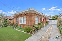 KozyGuru | Rockdale | Spacious Modern 2 Bedrooms Holiday Home - B&B Sydney