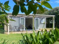 B&B Waihi Beach - Beach Break Cabin - short walk to beach and cafes - Bed and Breakfast Waihi Beach