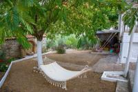 B&B Sparta - Iria's Cosy House, BBQ, garden, indoor fireplace - Bed and Breakfast Sparta