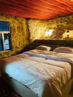 Deluxe Double or Twin Room with Mountain View