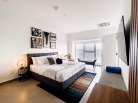 Upscaled And Modern Oceanfront Apartment - B&B