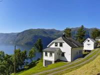 B&B Stordal - 10 person holiday home in Stordal - Bed and Breakfast Stordal