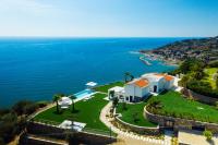 Villa Sabrina Riviera dei Fiori a Picco sul Mare con Piscina Privata ,WELLNESS & SPA - Chambres d'hôtes Imperia