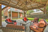 Waveland Family House, 4-Minute Drive to the Beach - Chambres d’hôtes